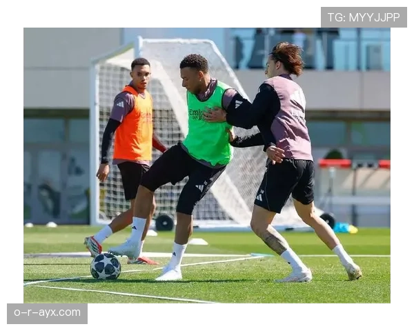 姆巴佩家冰箱里塞满能量饮料，训练完直接拎两瓶走人