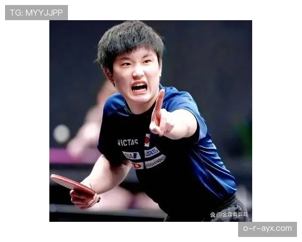 张本智和赛场上铁血冷面，一到私下居然成了“躺赢王”？