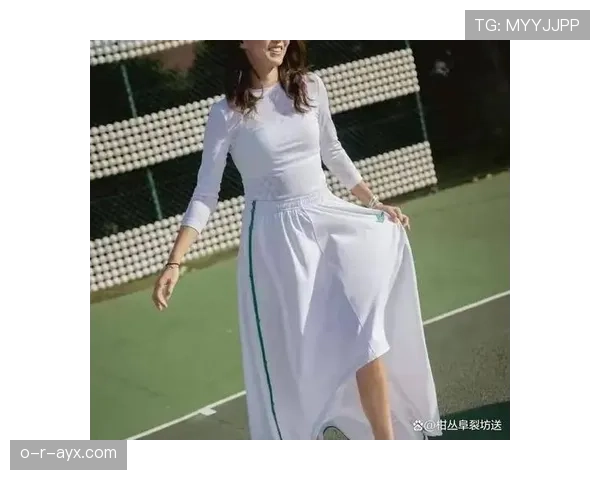 王欣瑜训练完直接啃冰棒，这自律和放纵切换也太真实了吧